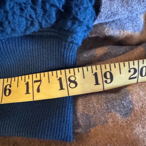 SO Goods For Life Women's Navy Star Puffer Jacket sz M Like NEW - Picture 10 of 10